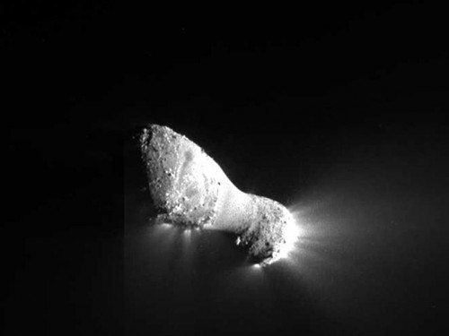 noyau-comete-hartley-2.jpg